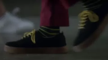 Chaussures noires portées par Polo Benavent (Álvaro Rico) comme on le voit dans l'Élite (Saison 2 Épisode 8)