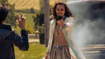 Grandes gafas de sol de montura cuadrada naranja / amarillo fundido usado por Klaus Hargreeves (Robert Sheehan) como se ve en The Umbrella Academy