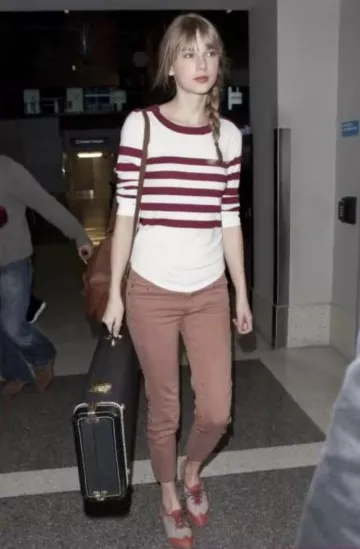 The shoes Cole Haan worn by Taylor Swift on an Instagram photo