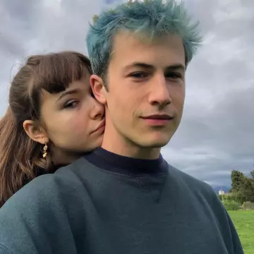 Vintage Mock Crewneck sweatshirt in blue worn by Dylan Minnette on his Instagram account @dylanminnette