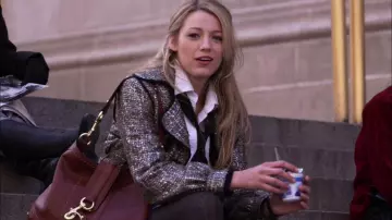 Coach Bag worn by Serena van der Woodsen (Blake Lively) in Gossip Girl (S01E01)
