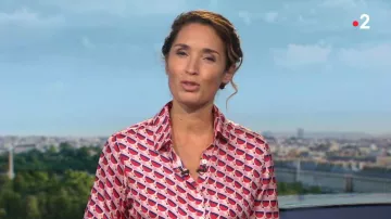 Chemise Ava soie Elise Chalmin portée par Marie-Sophie Lacarrau __ Journal de 13 heures