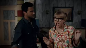 Pyjamas portée par Taylor Swift dans Everything Wrong With Taylor Swift - "We Are Never Ever Getting Back Together"
