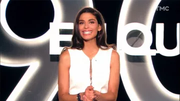 La robe courte à fermeture zippée de Tatiana Silva dans 90' Enquêtes le 08.09.2020