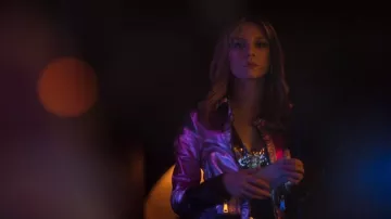 Pink and black Satin Jacket worn by Carla Roson (Ester Expósito) in Elite (S03E04)