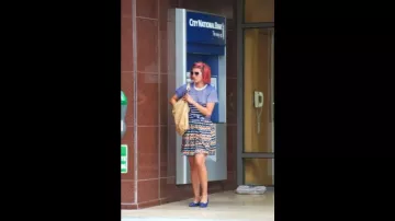 Jupe portée par Dianna Agron dans Dianna Agron Style