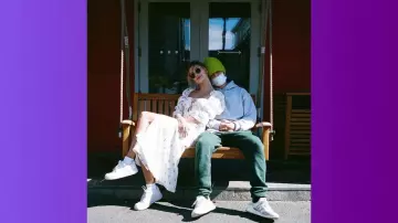 Robe portés par Hailey Baldwin dans Justin Bieber and Hailey Bieber went on a omantic road trip