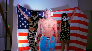 Legging dans Candy Ken - Riff Raff Is Ma Daddy ft. Bainshe (Prod. Lets Go Radio)