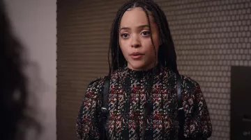 The black blouse of Tabitha Foster (Quintessa Swindell) in the series Trinkets (Season 2 Episode 6)