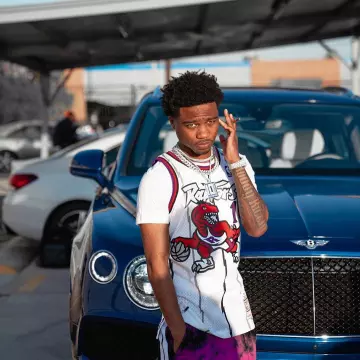 Maillot des Toronto raptors ancienne version porté par Roddy Ricch  sur le compte Instagram de @roddyricch 