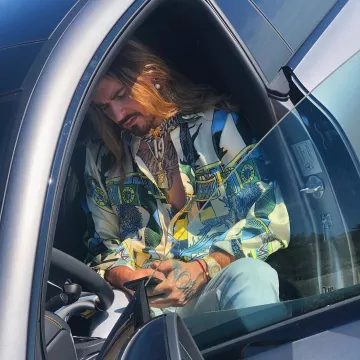 The shirt worn by SCH on his account Instagram