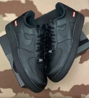 Nike Air Force 1 Low Supreme Black on the account Instagram of @clockers_paris