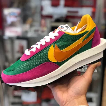 Nike LD Waffle sacai Pine Green en la cuenta de Instagram de @bbbshoprouen