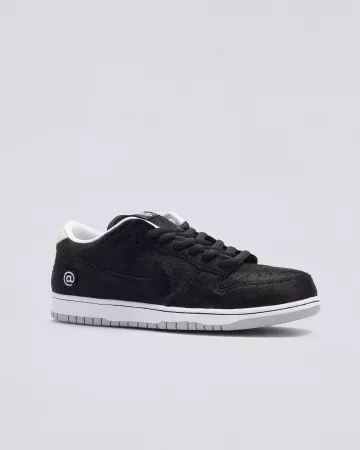 Nike SB Dunk Low Medicom Toy (2020) sur le compte Instagram de @stockx