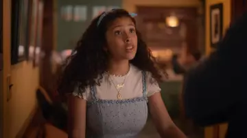 Our Lady of Guadalupe Necklace of Julie (Madison Reyes) in Julie and the Phantoms (S01E07)
