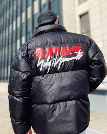 Supreme Yohji Yamamoto Down Jacket Black en la cuenta de Instagram de @stockxstreetwear