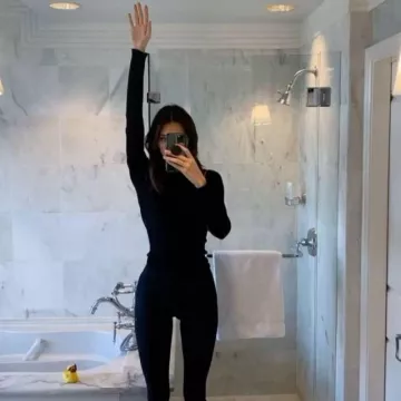 Solide Coupe Serrée Léger Manches Longues Col Montant Haut porté par Kendall Jenner