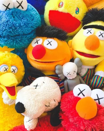 KAWS Sesame Street Uniqlo Elmo Plush Toy Red en la cuenta de Instagram de @stockxcollectibles