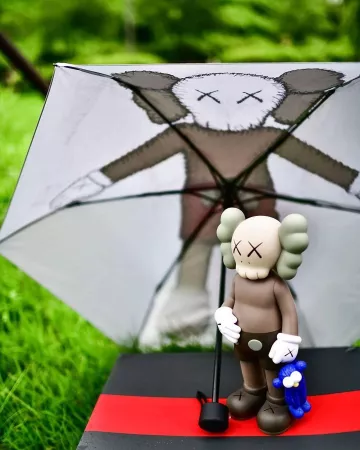 KAWS Share Vinyl Features Brown en la cuenta de Instagram de @stockxcollectibles