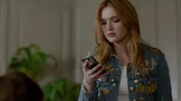 Christina Hoop Boucles d'oreilles portées par Kirby Anders (Maddison Brown) dans la Dynastie (S02E17)