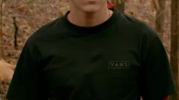 Camiseta furgonetas de Hawk (Jacob Bertrand) en Cobra Kai (S02E07)