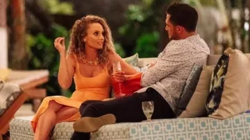 Stella Boucles d'oreilles portées par Zoe O'Brien dans Bachelor in Paradise Australie