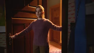 Purple marled variegrated pullover sweater of Dani Clayton (Victoria Pedretti) in The Haunting of Bly Manor (S01E01)