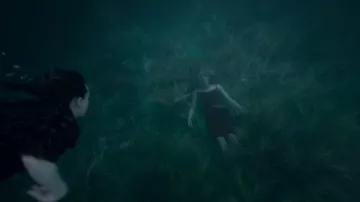 Red velvet cami slip nightgown of Dani Clayton (Victoria Pedretti) in The Haunting of Bly Manor (S01E09)