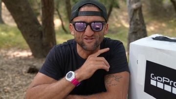 Reloj de pulsera de dos tonos de Casey Neistat en el video 1 pregunta seria sobre la GoPro Hero9