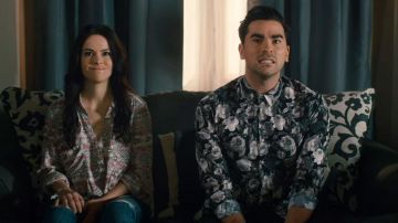 Topman Black Rose Print Camisa de manga larga usada por David Rose (Daniel Levy) en Schitt's Creek (S01E10)