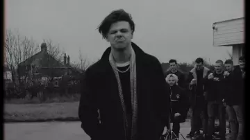 Doesnt that coat look nice ? can u find this for me? of Yungblud in the music video YUNGBLUD - Loner