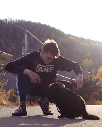 Sweat VANS porté par Guillaume GC sur son post Instagram @guillaume.gc