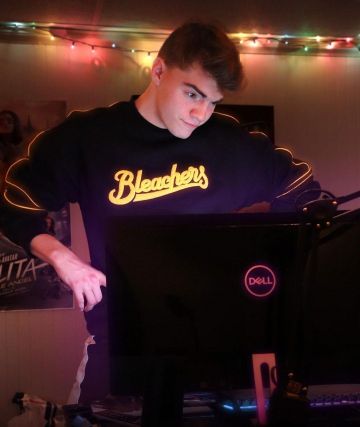 Crewneck Yoko porté par Guillaume GC sur son post Instagram @guillaume.gc