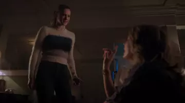 Pull portée par Betty Cooper (Lili Reinhart) dans Riverdale (S03E10)