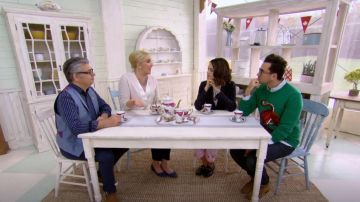 Gucci Tiger Intarsia Sweater worn by Daniel Levy in The Great Canadian Baking Show (S01E05)