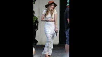 Skirt worn by Amber Heard in Amber Heard Fashion style