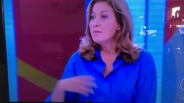 Shirt cobalt blue or electric Olivia de Lamberterie in Télématin