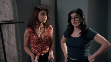 Top portée par Haley Dunphy (Sarah Hyland) dans Modern Family (S11E18)