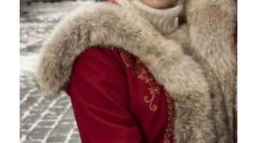 Red Long Trench Coat with fur hoodie worn by Mrs. Claus (Goldie Hawn) in The Christmas Chronicles 2 movie