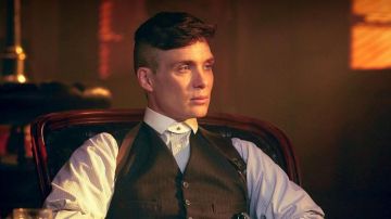Striped Shirt worn by Thomas Shelby (Cillian Murphy) in Peaky Blinders S02E04