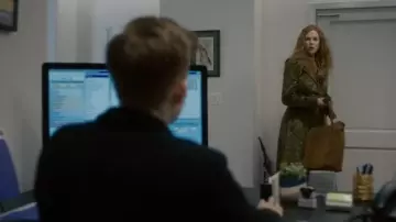 Outfits of  The Undoing: Nicole Kidman wears Gorgeous Bag in suede to play Grace Fraser in the TV series