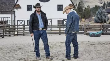 Black jacket worn by Rip Wheeler (Cole Hauser) in Yellowstone TV Series Clothes (Season 1 Episode 1)
