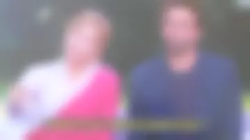 The two-tone white and pink sweater of Maya Lauqué in the show La Quotidienne of June 4, 2020