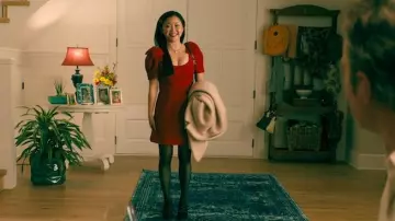 Vestido rojo usado por Lara Jean (Lana Condor) en To All the Boys: P.S. Todavía te amo