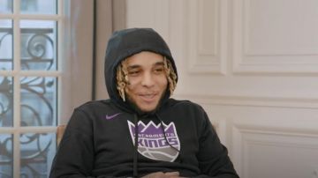 Sudadera con capucha sacramento kings usada por zola en Zola, l'interview par Mehdi Maïzi (11/11/2020)