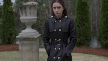 Outfits of Inheritance: Lily Collins wears Grey Zip Up Carhartt Jacket to play Lauren Monroe in the movie