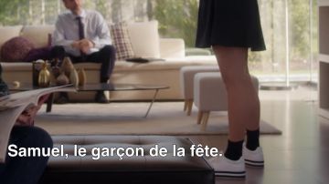 The white sneakers of Marina (María Pedraza) in Elite (S01E04)
