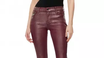 Shimmer Jeans de Jane Kano (Ella Balinska) en Los ángeles de Charlie