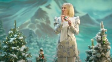 Floral Dress of Catherine O'Hara in A Call To Joy