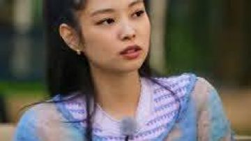 Cardigan usado por Jennie Kim en 24/365 